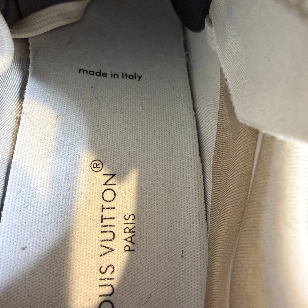 Louis Vuitton LV Run 55 Sneakers 'Beige Monogram White Leather" 39 WMN US 8 lux - Picture 11 of 15